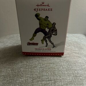Hallmark Hulk vs. Ultron Ornament